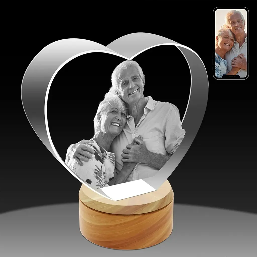 YiYues Personalized 3D Heart Crystal Photo Lamp, showcasing a custom engraved photo of a couple on a luminous wooden base